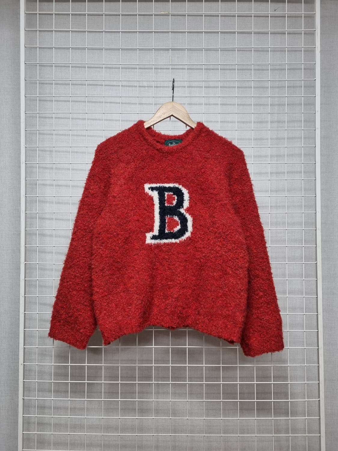 더바넷 알파벳 부클 니트 (레드) 상품이미지1