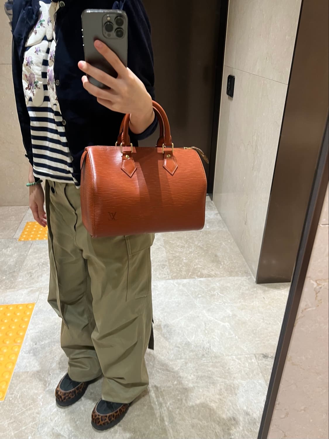 루이비통 에삐 스피디 토트백 상품이미지8