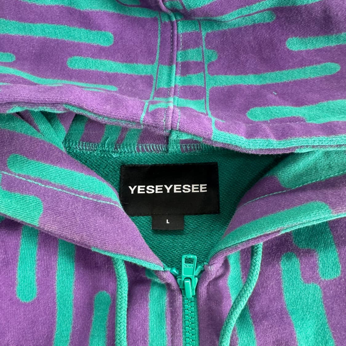 Yeseyesee 예스아이씨 패턴 퍼플 그린 후드집업  상품이미지5