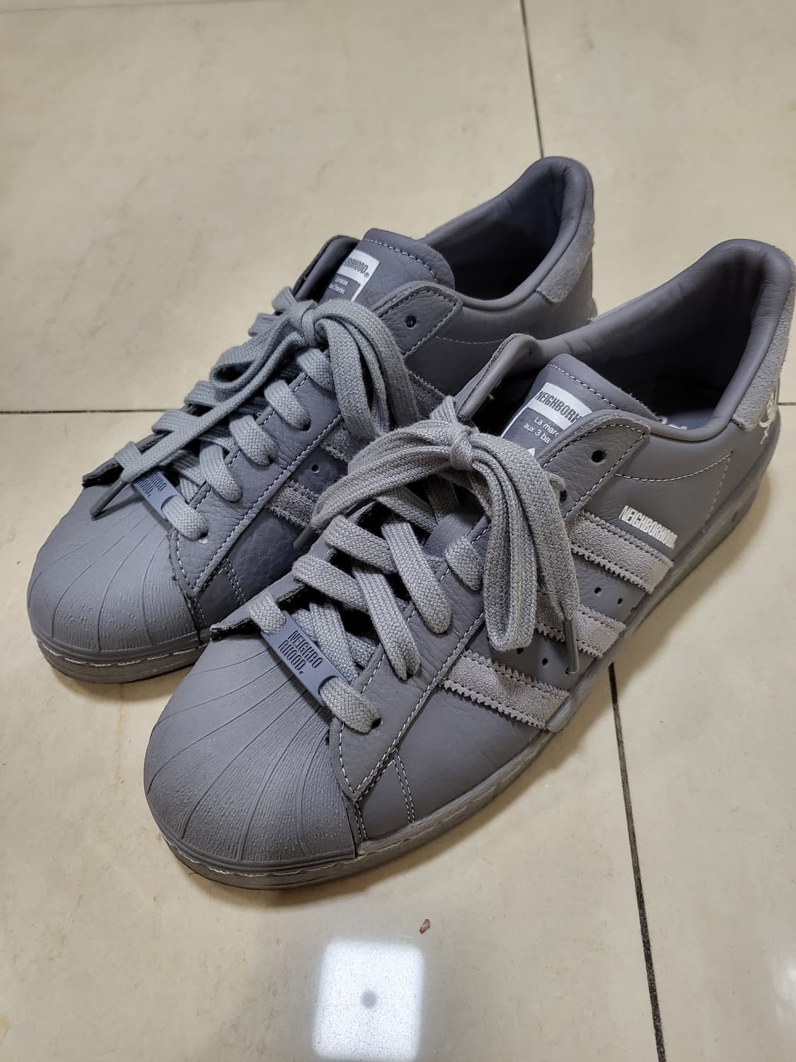 아디다스 x 네이버후드 슈퍼스타 그레이 화이트 275 상품이미지1