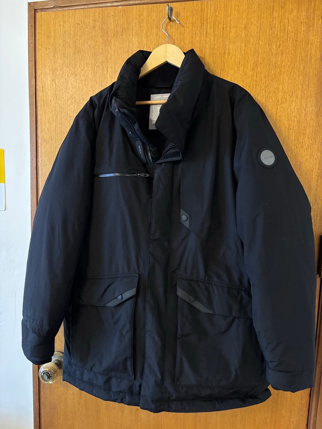 블랙야크 고어텍스 블랙 패딩 자켓 상품이미지2