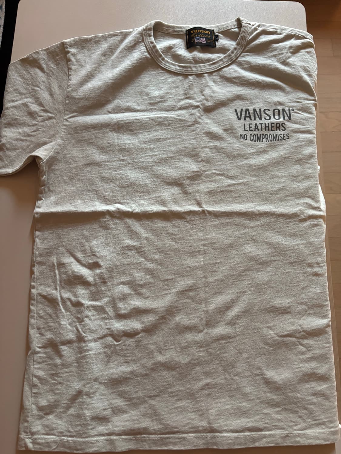 밴슨 레더스 백로고 본 그래픽 티셔츠 상품이미지1