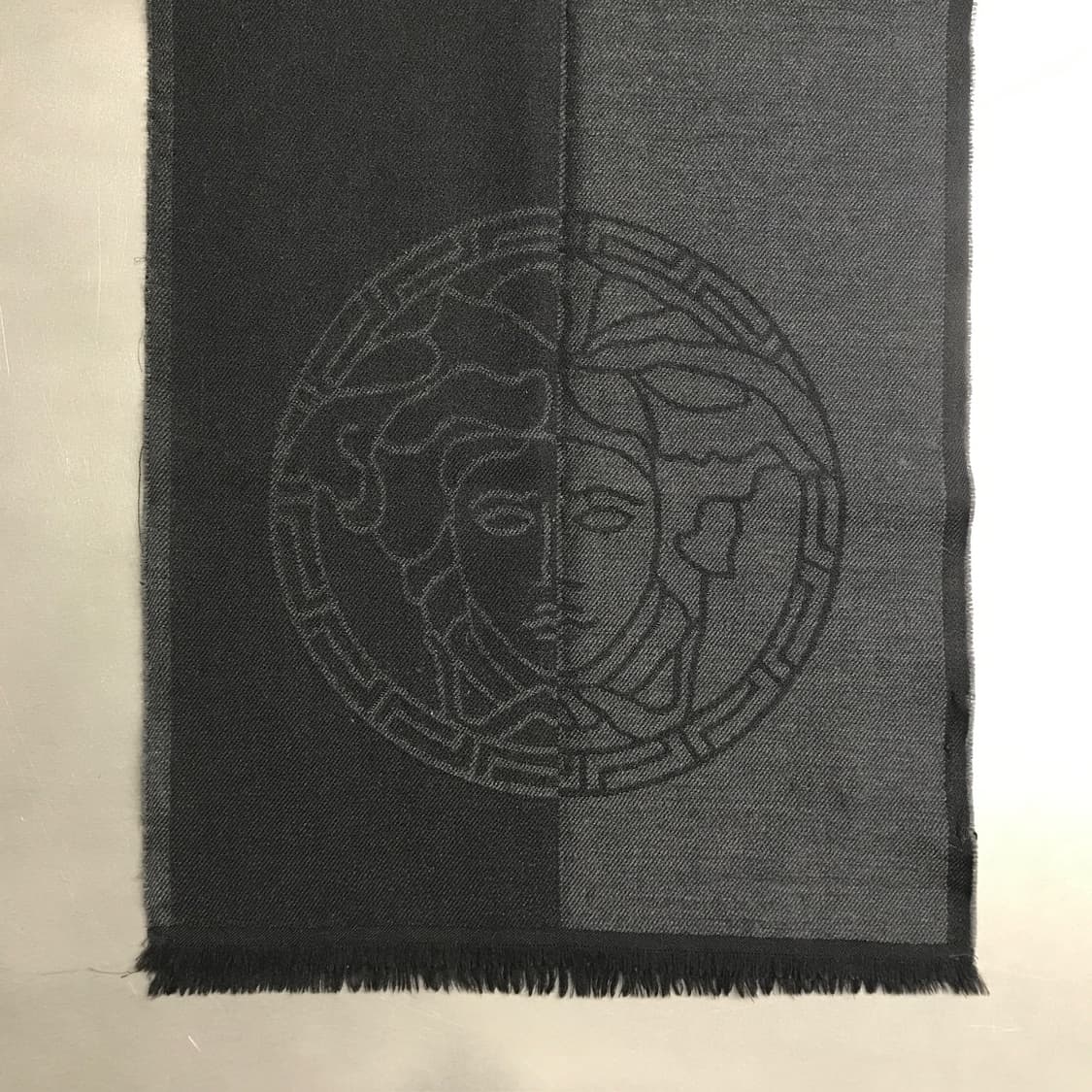 베르사체 메두사 머플러 상품이미지4