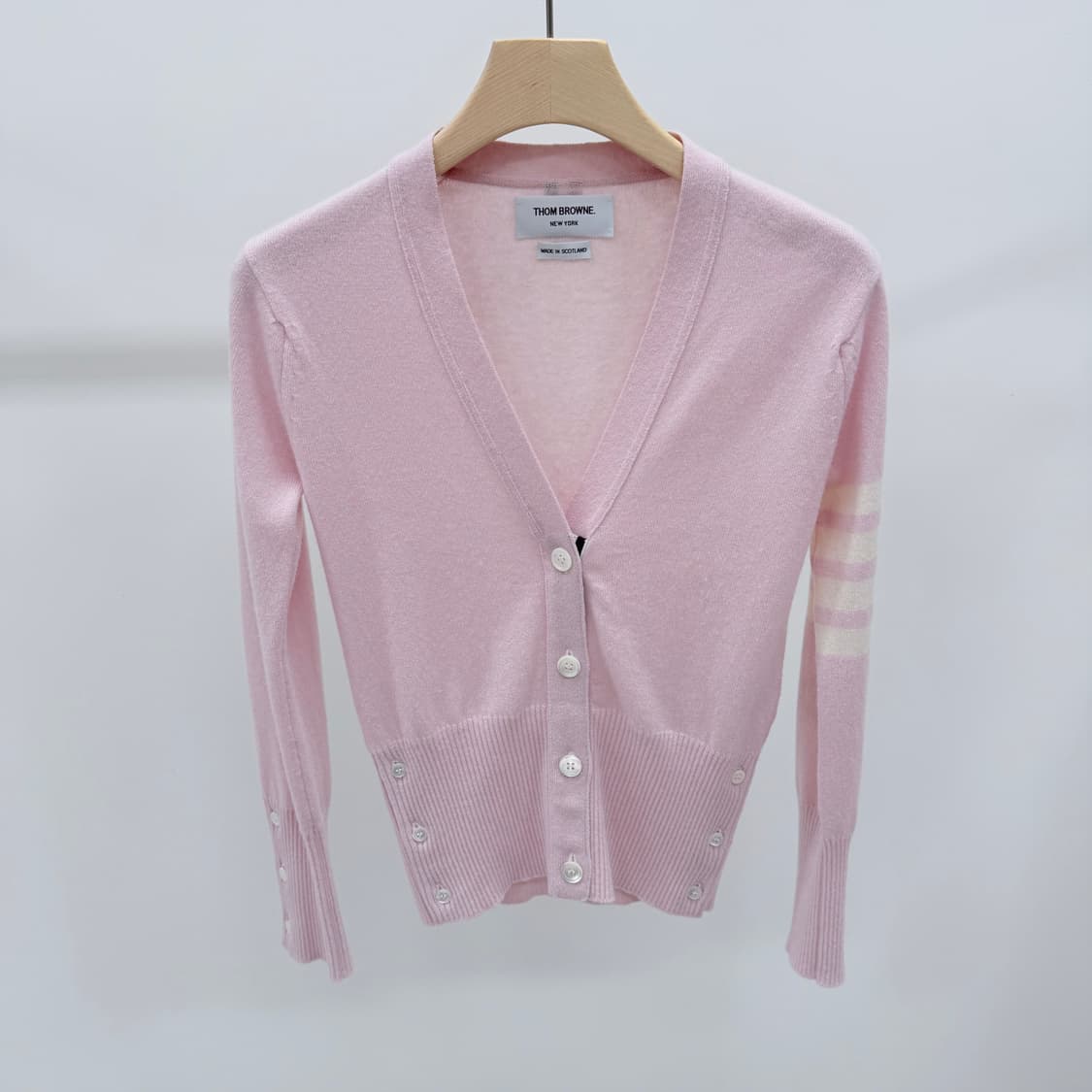 [S+급/40] 톰브라운 사선완장 캐시미어 여성 가디건 상품이미지1