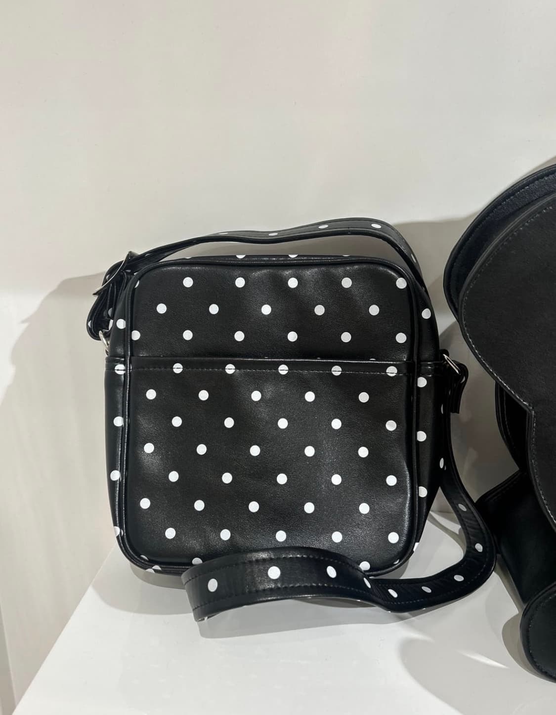 꼼데가르송 걸 도트 크로스백 토트백  상품이미지1