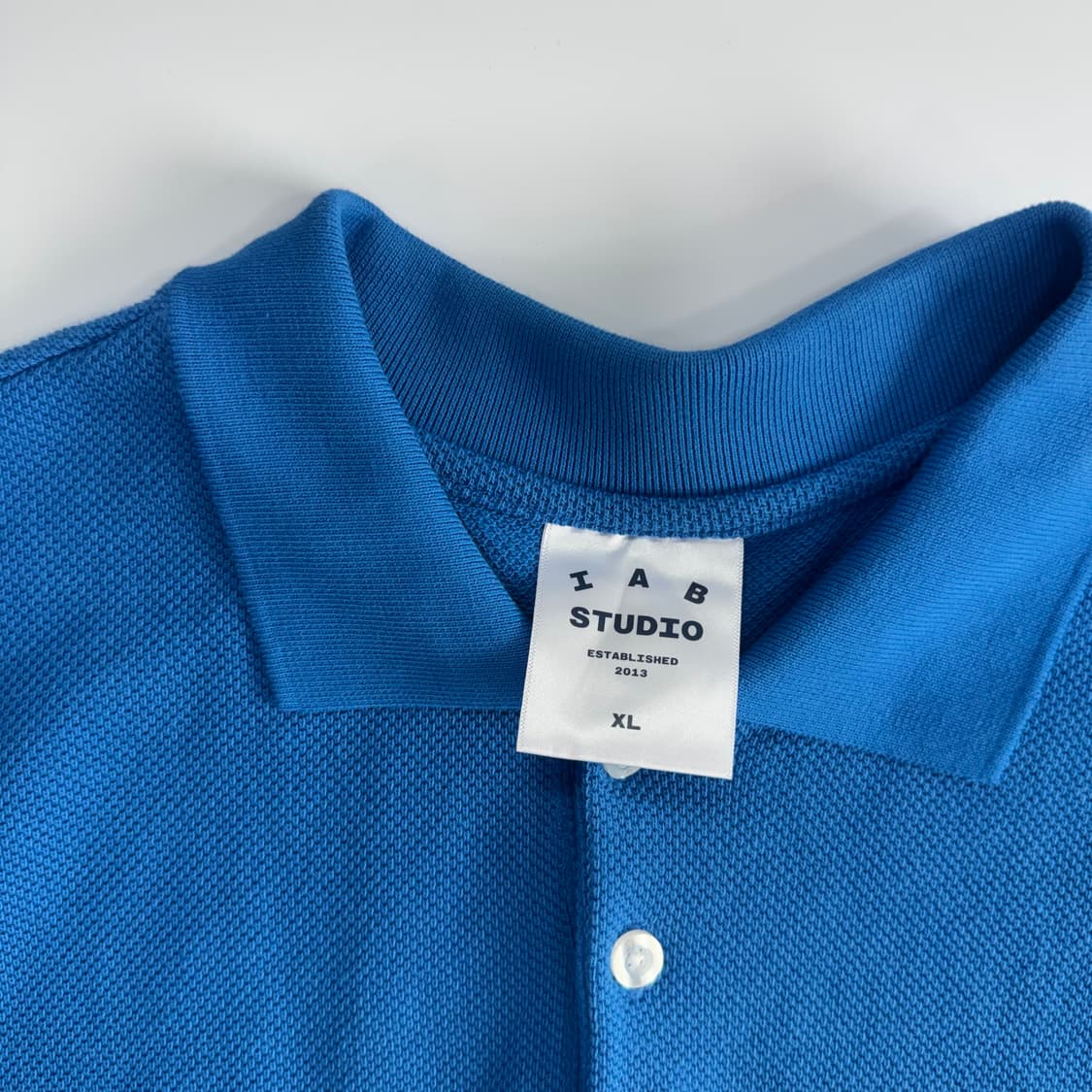 I A B studio 아이앱 스튜디오 블루 니트 반팔 카라티  상품이미지5