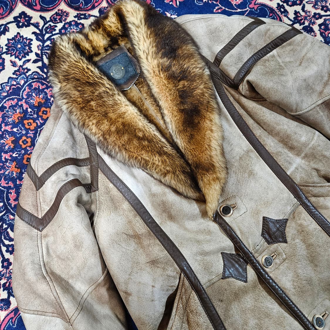 모플로비즈 90's 램스킨 사이드 라인 3버튼 무스탕 코트 상품이미지2