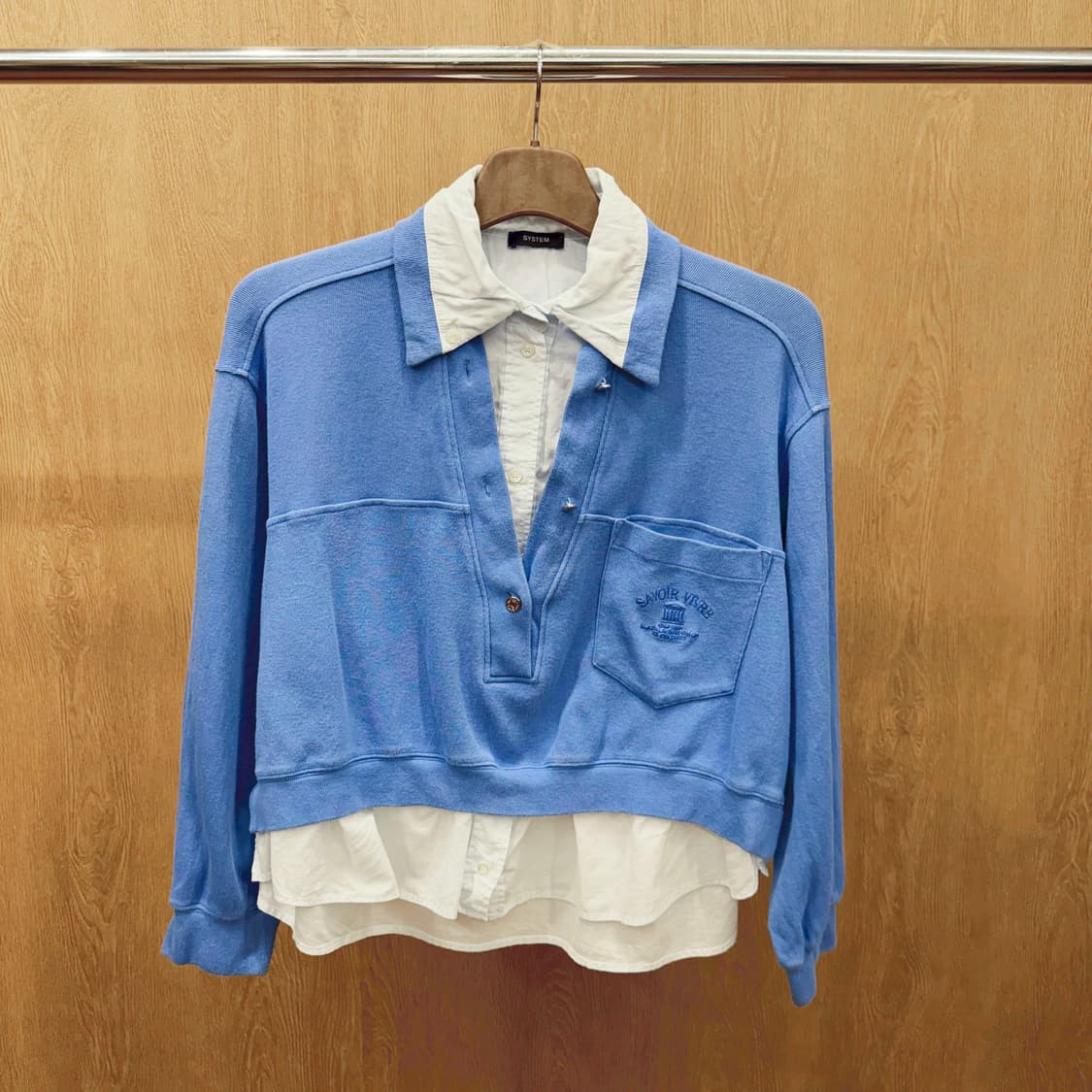 시스템 셔츠 레이어드 맨투맨 레터링 자수 싱글 포켓 카라넥 디테일 블루 상품이미지2