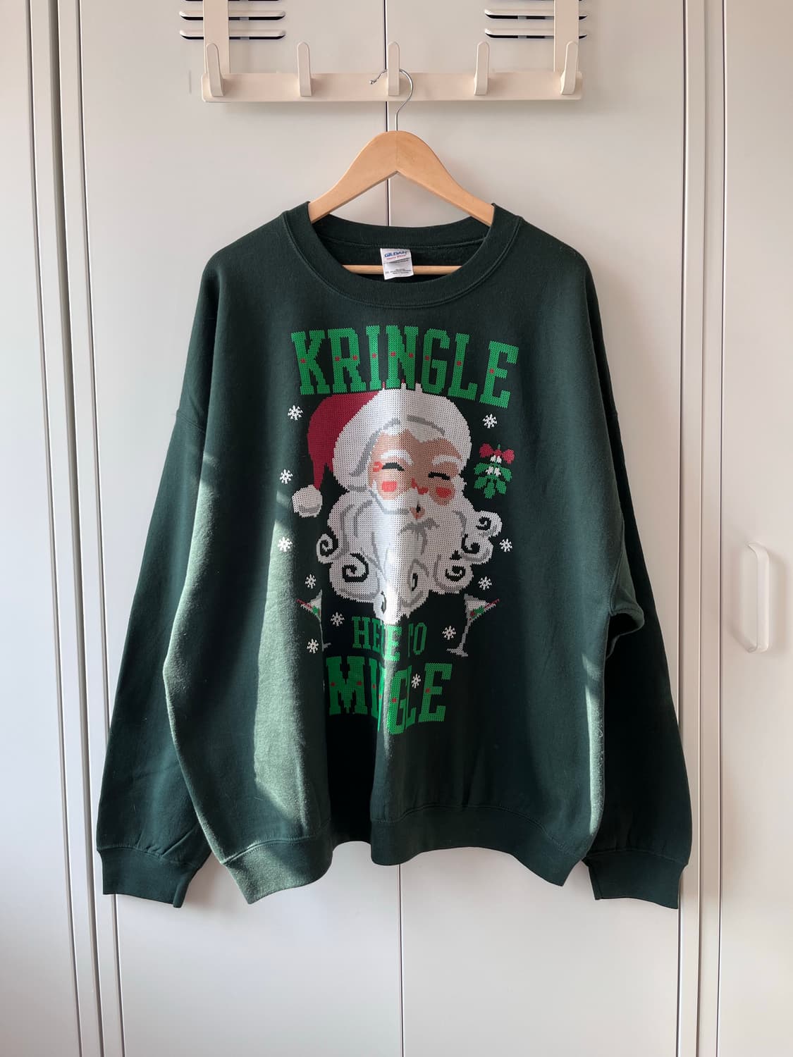 Gildan 크리스마스 산타 오버핏 맨투맨  상품이미지8