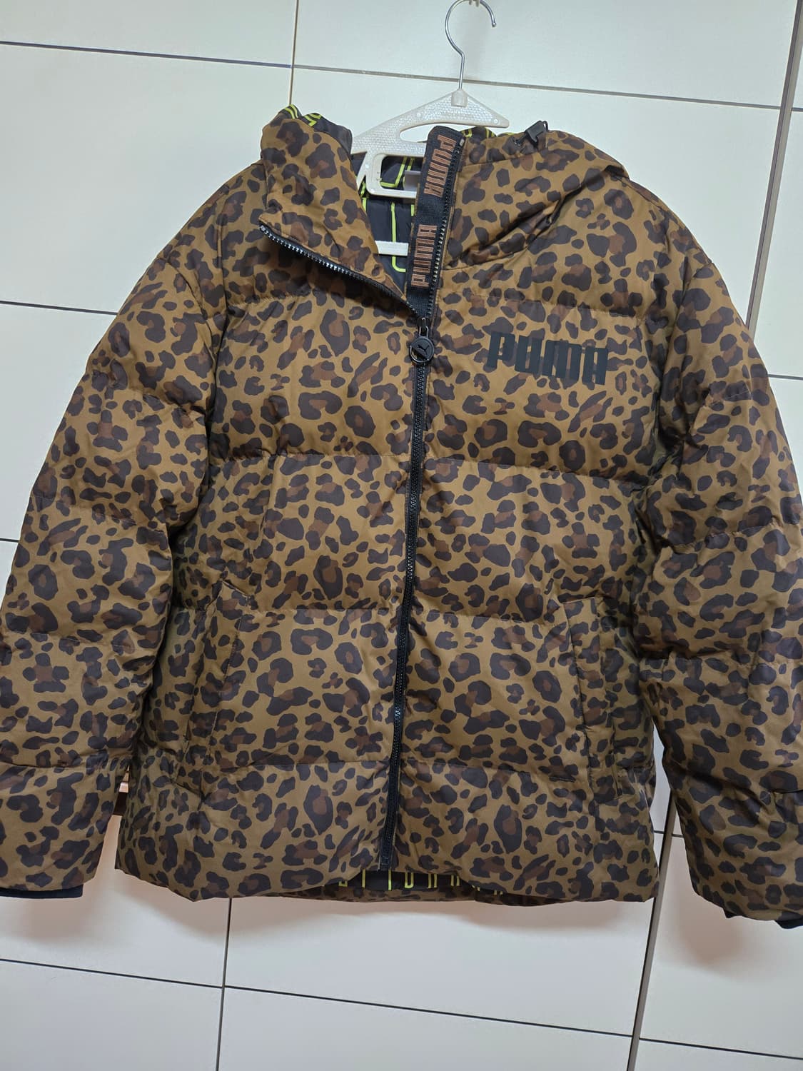 푸마 레오파드 여성 패딩 상품이미지1