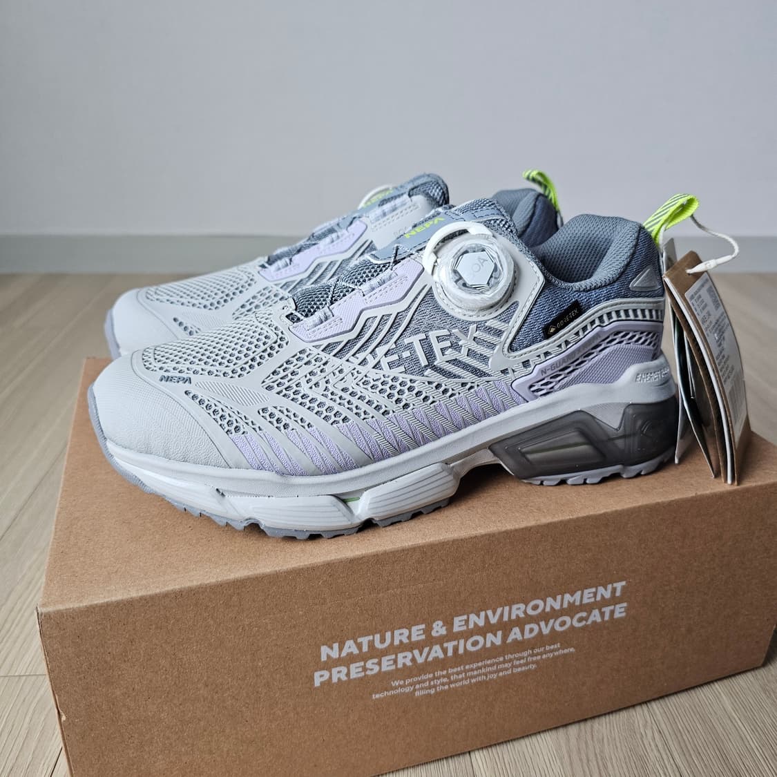 240 새제품) 네파 GTX 고어텍스 하이플로우 등산화 트레킹화 여성 상품이미지1