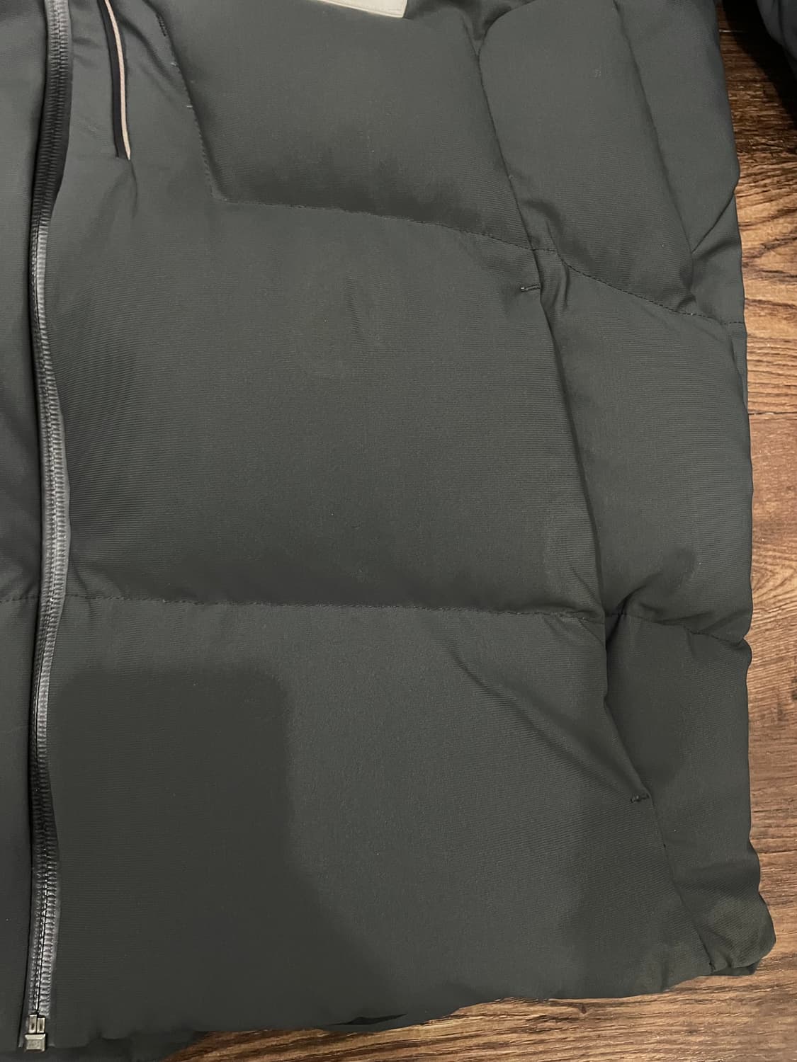 데상트 스위스 스키 팀 덕다운 패딩 점퍼 챠콜 상품이미지5