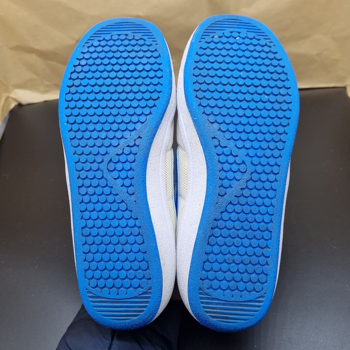 나이키 메도 스니커즈 245 상품이미지3