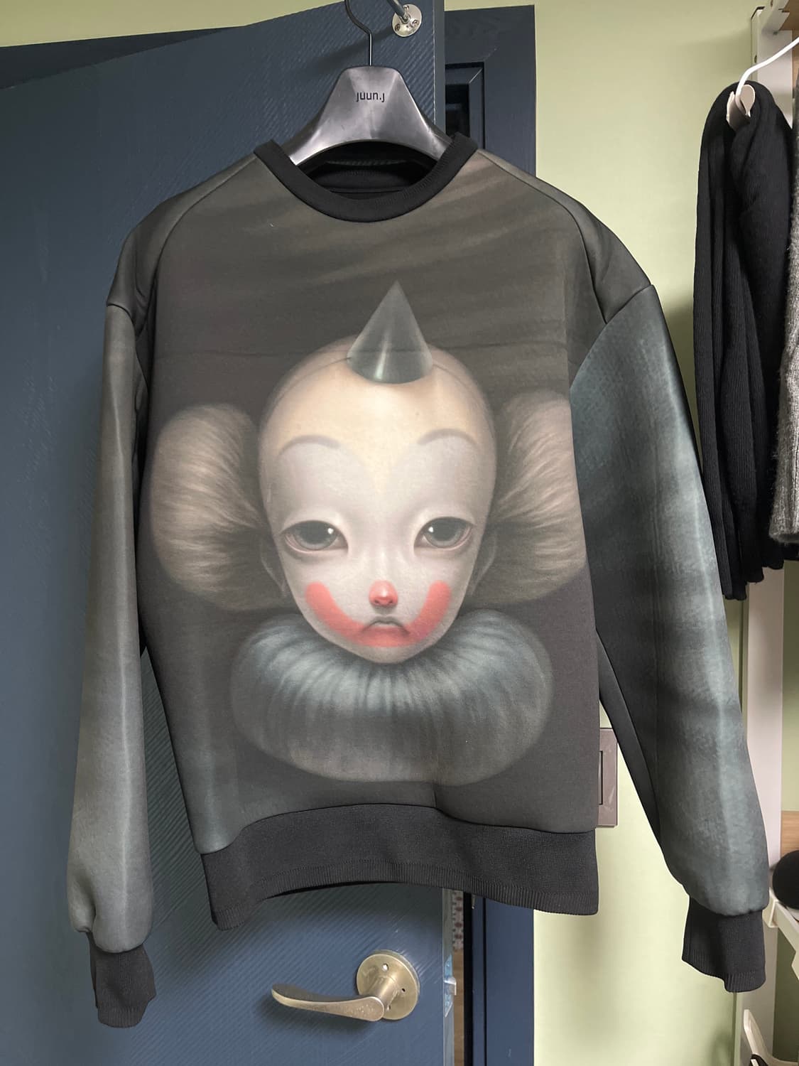 준지 광대 프린팅 맨투맨 티셔츠 가격제시 상품이미지1