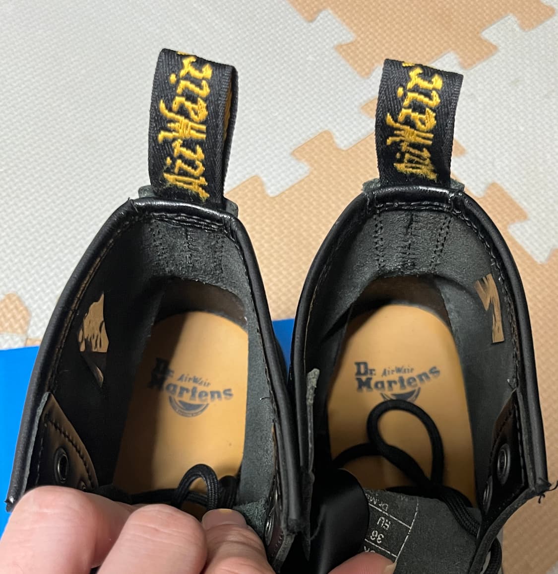 닥터마틴 10064 블랙 6홀 워커 부츠 230 상품이미지7