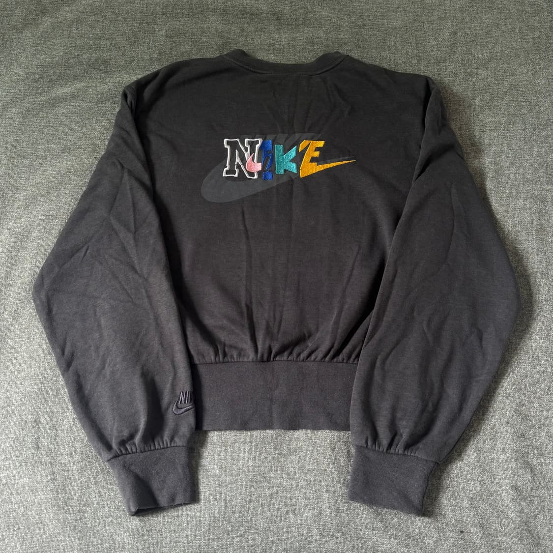 Nike 나이키 자수 크롭 맨투맨 상품이미지2