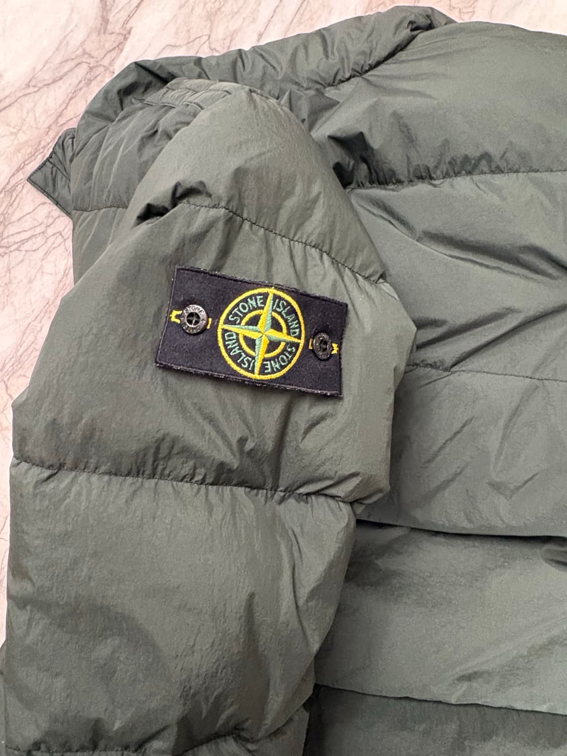 스톤아일랜드 가먼트다잉 크링클랩스 패딩 카키 상품이미지3