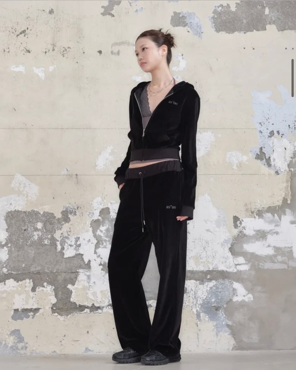 애즈온 COCO VELVET TRAINING ZIP-UP / BLACK 상품이미지4