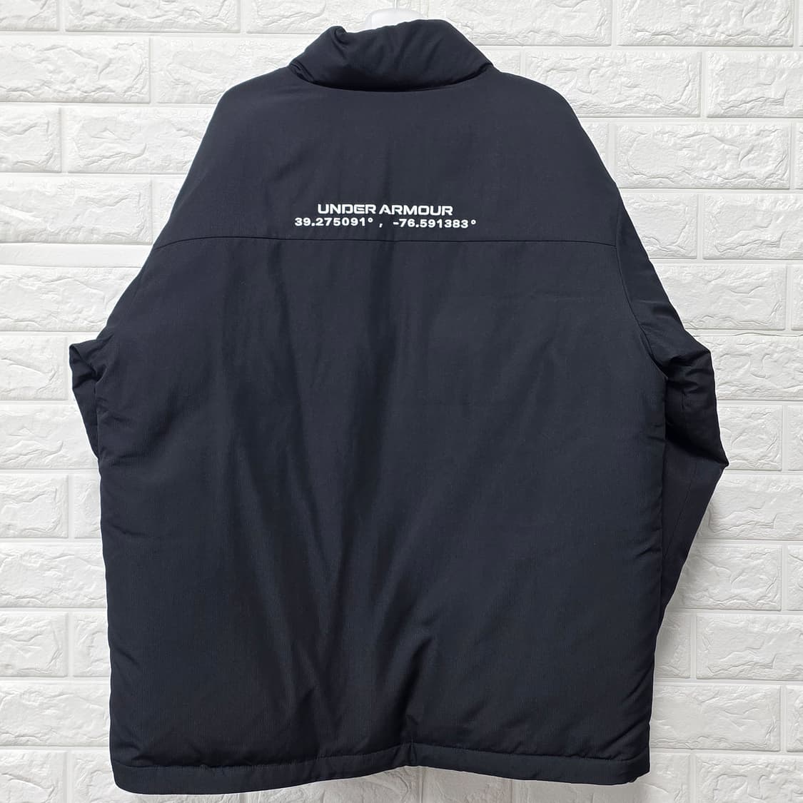 택포) 언더아머 패딩 M 사이즈 상품이미지4