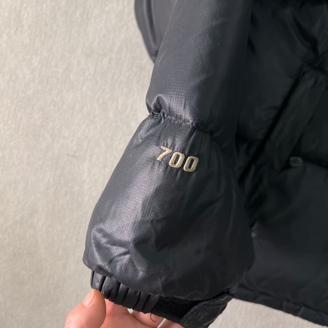 100 노스페이스 1996 700 눕시 블랙 패딩 상품이미지4