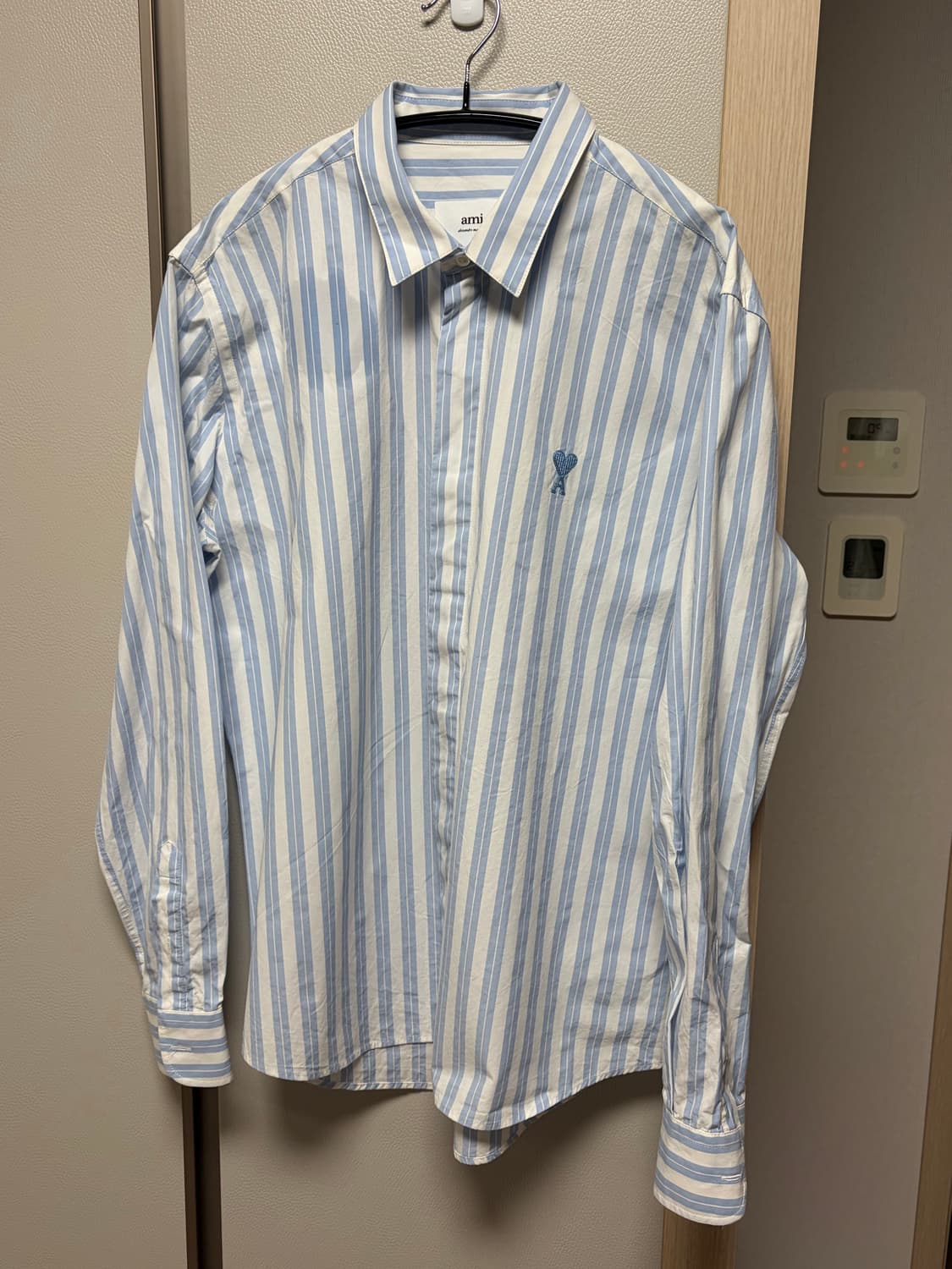 아미 스트라이프 하트자수 셔츠 상품이미지3