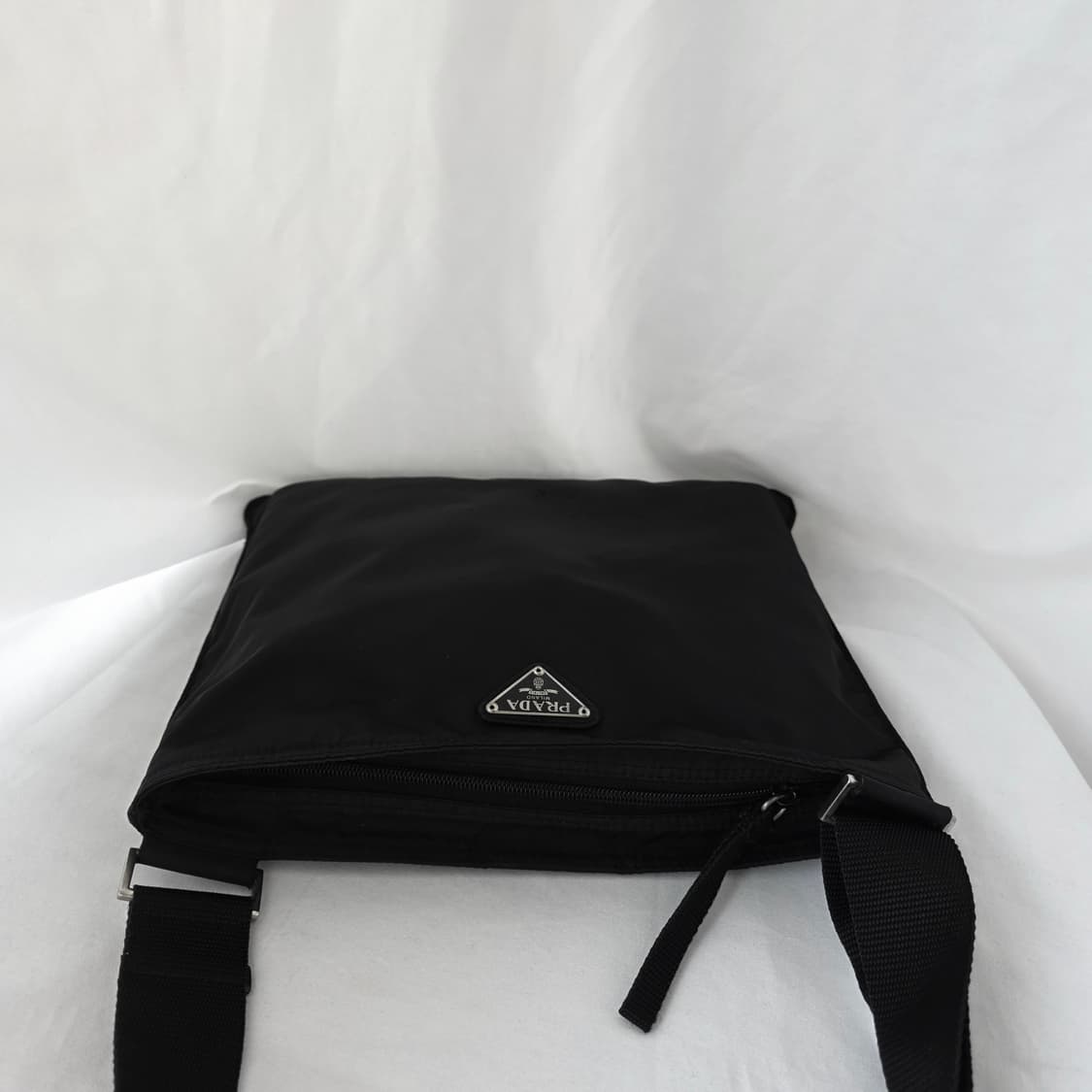 [정품 PRADA] 프라다 포코노 나일론 크로스백 라지 남녀공용 상품이미지4