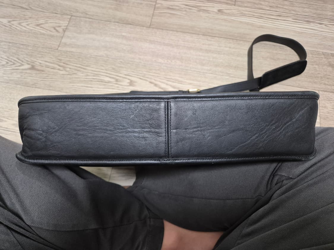 올드코치 가죽 브리프케이스 판매합니다. 상품이미지4