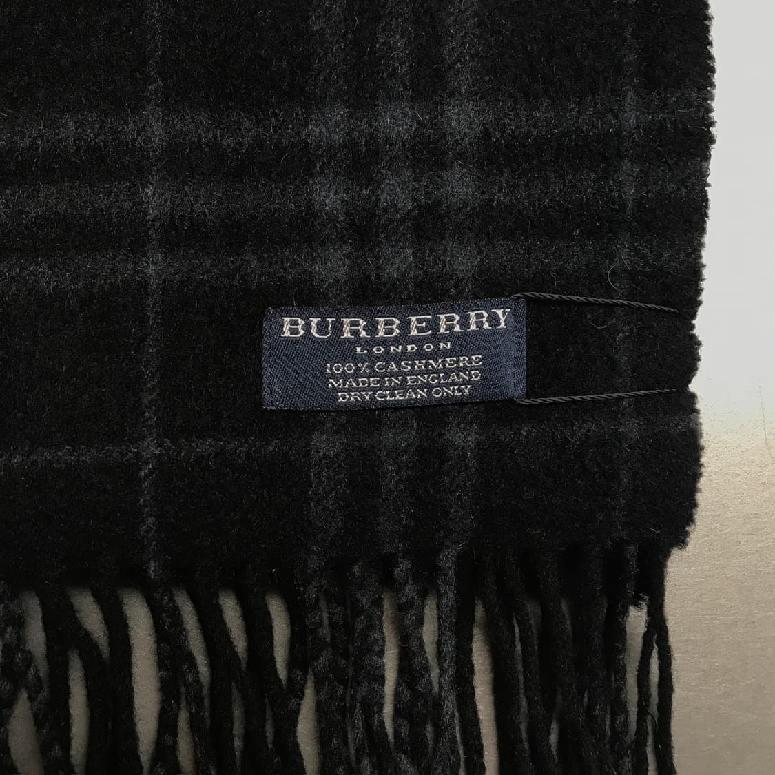 버버리 정품 캐시미어 머플러 블랙 상품이미지4