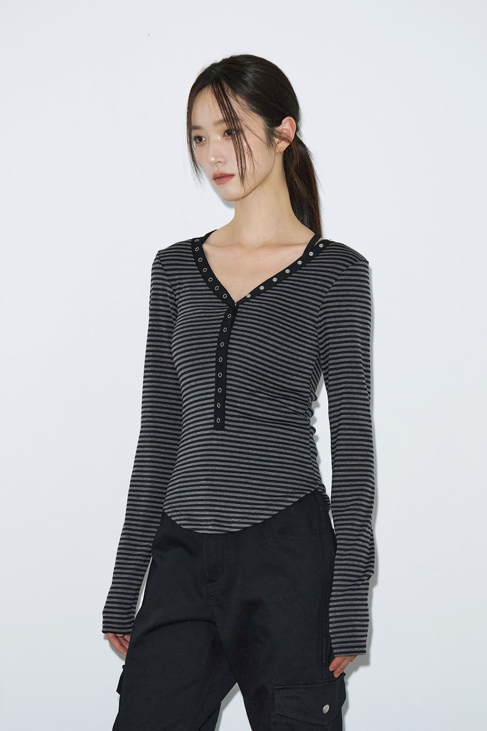 헬레네파리스 스냅 네크라인 롱슬리브 스트라이프 상품이미지1