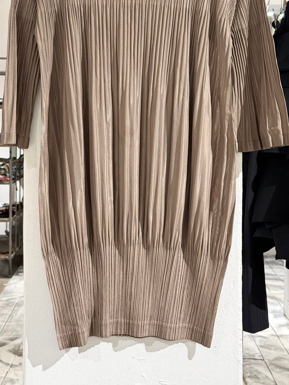 플리츠 플리즈 골드 보트넥 하프 미디 원피스 상품이미지5