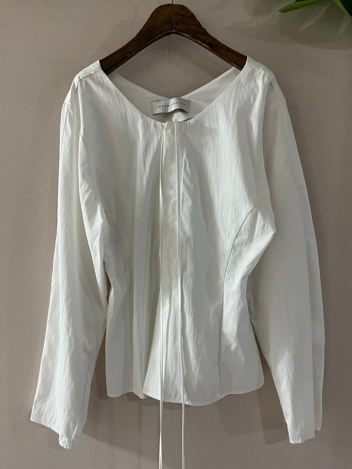 트리밍버드 네크라인스트랩블라우스(화이트) 상품이미지3