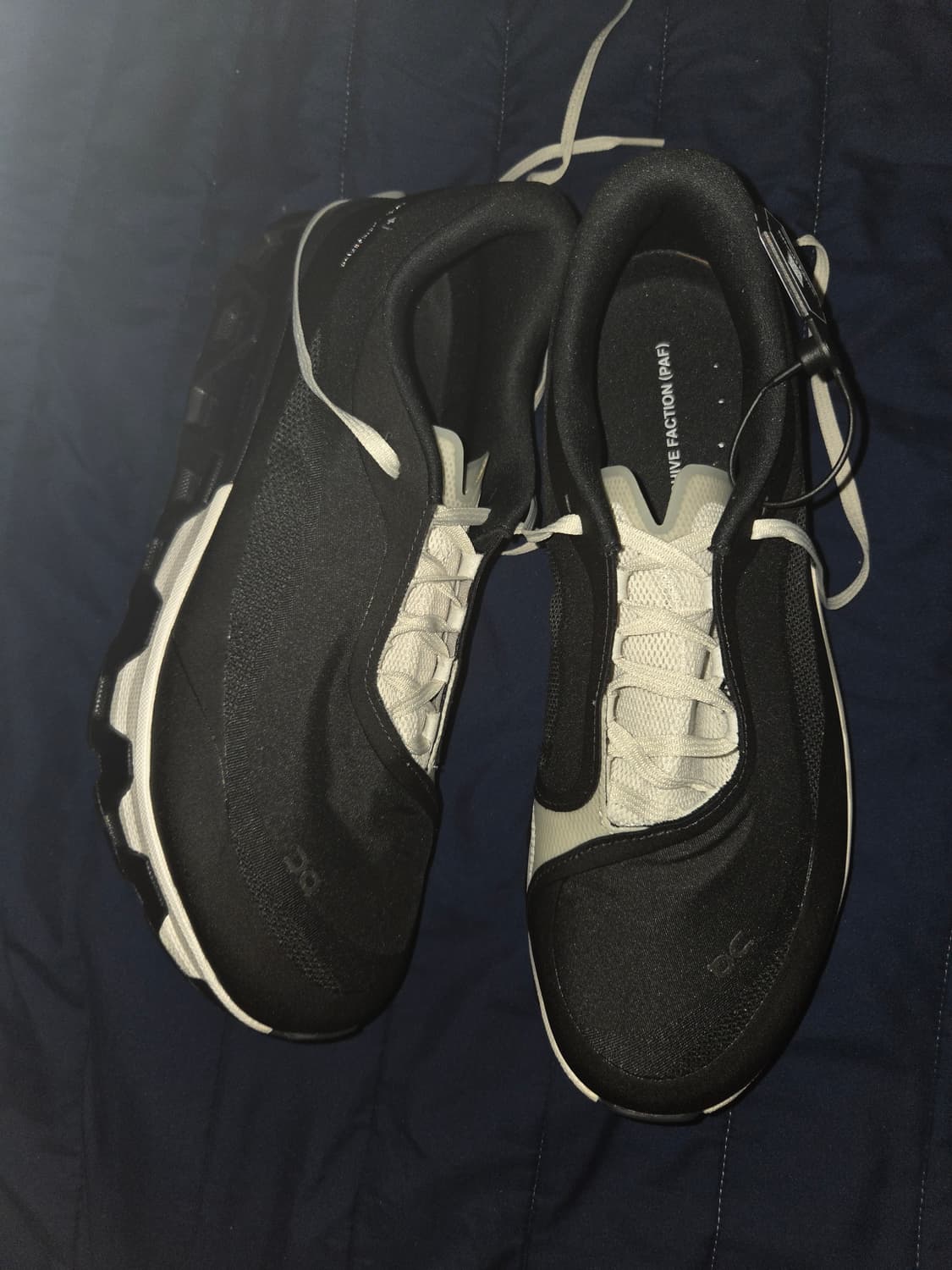 (295)온러닝 파프 클라우드몬스터 하이퍼 검흰 오레오 상품이미지1