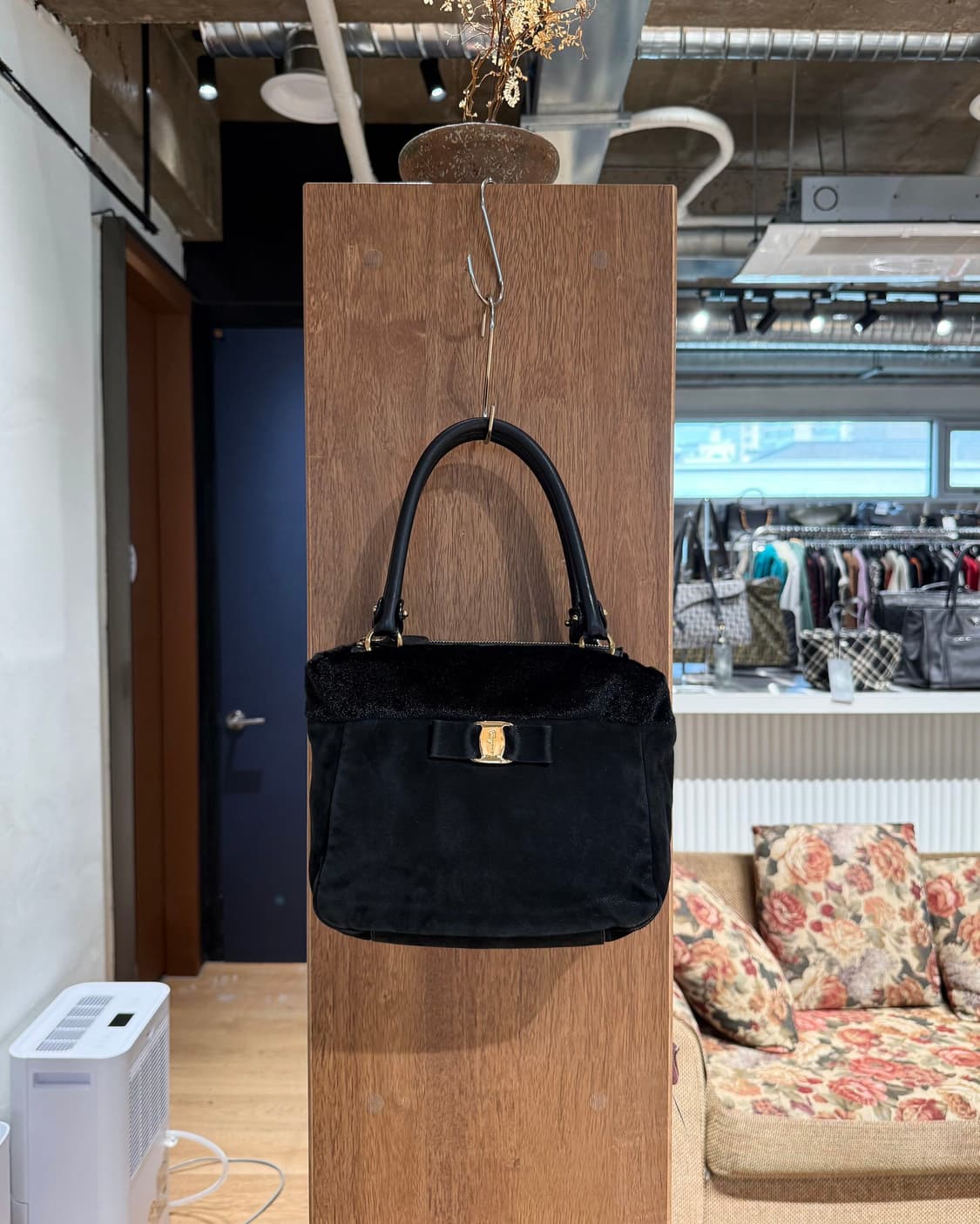 페라가모 블랙 바라보우 토트백  상품이미지1