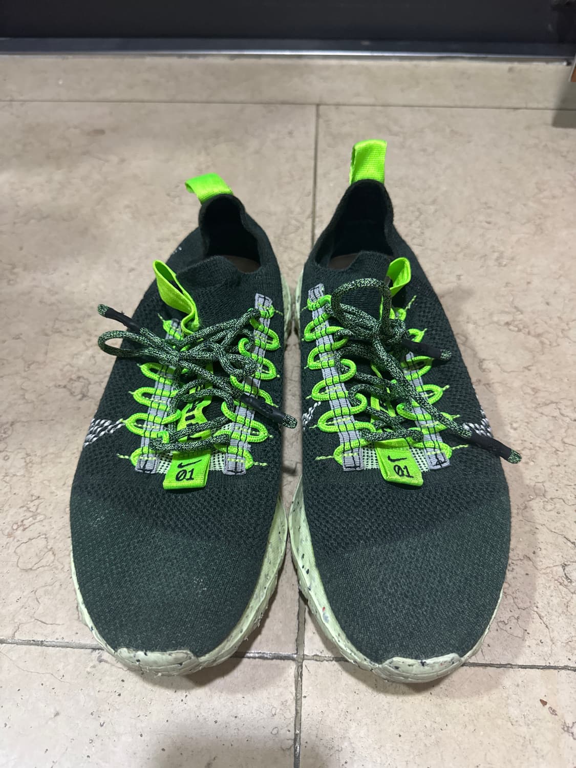 스페이스 히피 01 카본 그린(DJ3056-300) 판매합니다. 상품이미지1