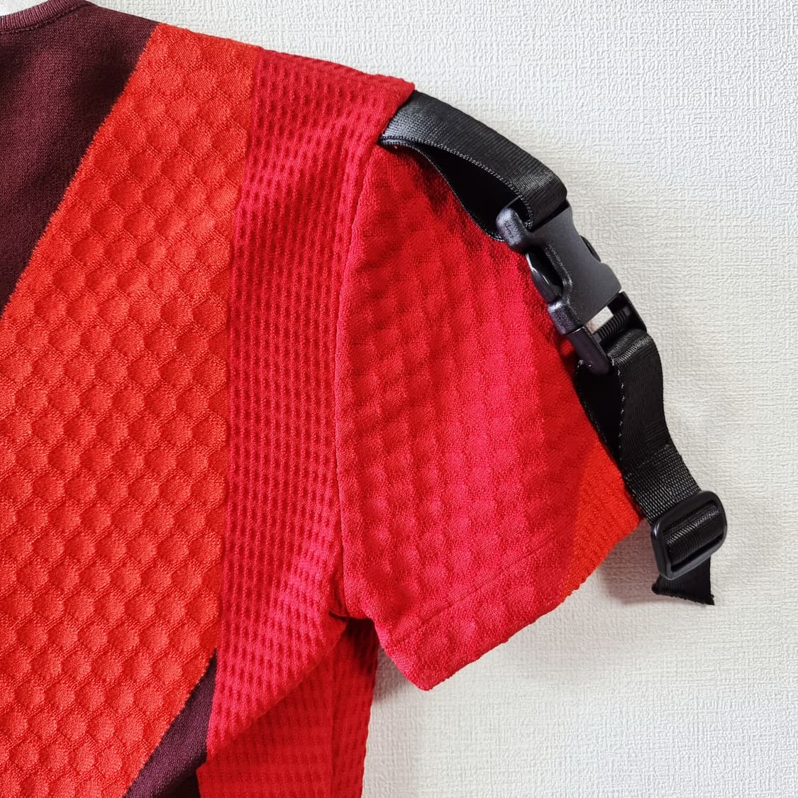 알렉산더 맥퀸 니티드 크롭탑 (44-날씬55) 1회착/새상품 수준 상품이미지3