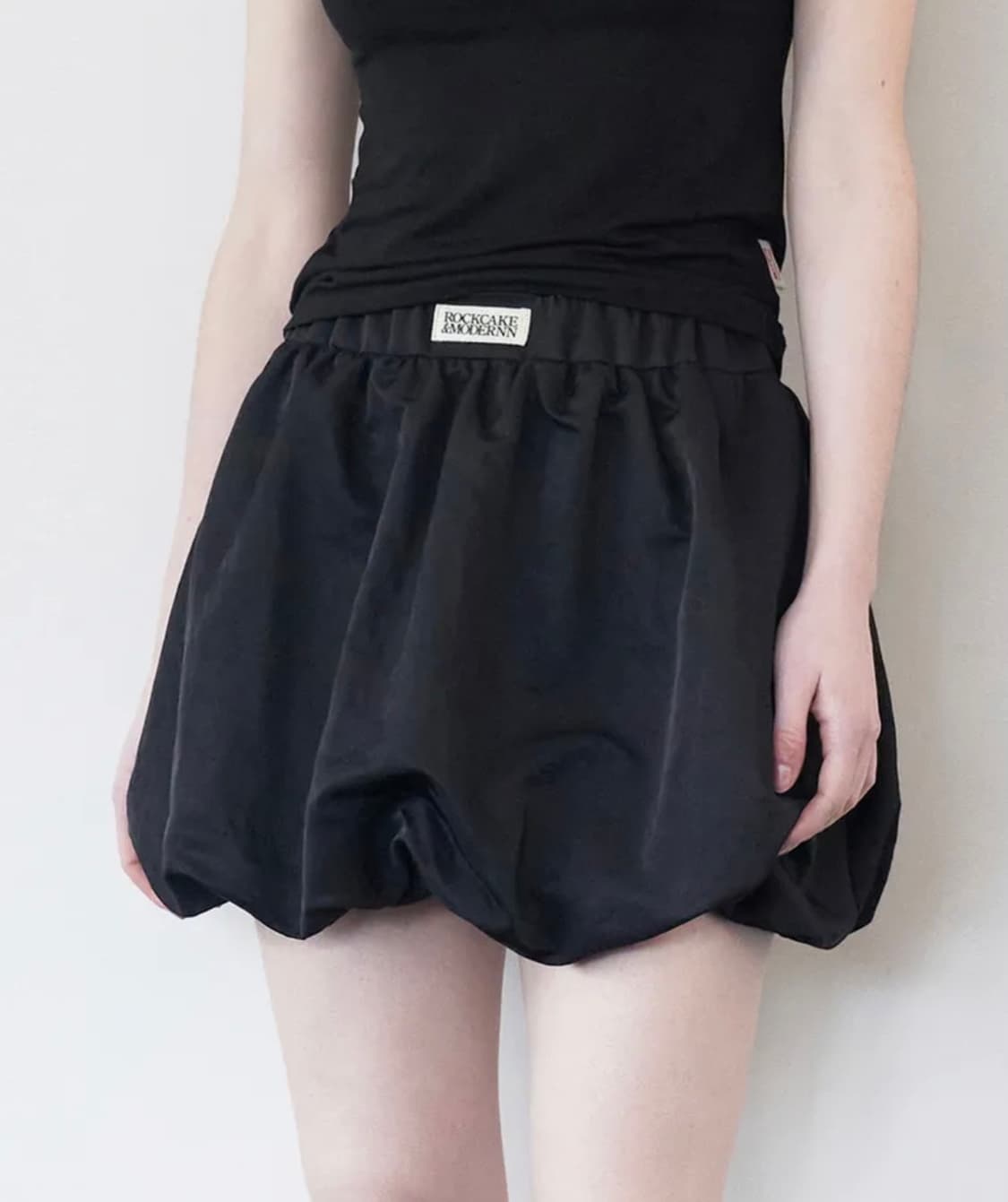 락케이크 나일론 셔드 벌룬 스커트 블랙 상품이미지3