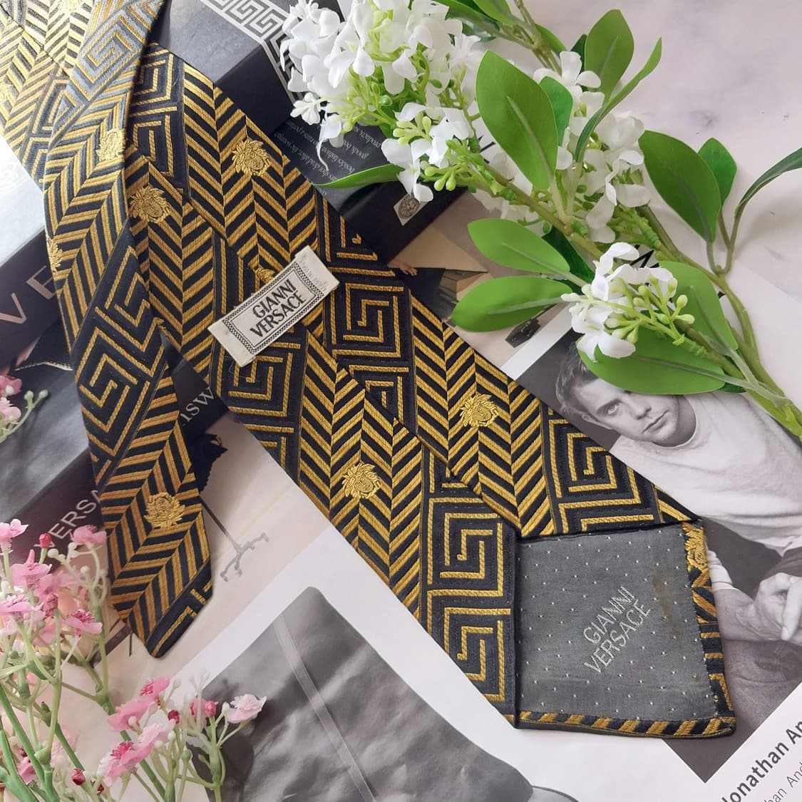 베르사체 실크 메두사&그릭 키 넥타이 9.5cm A+~A등급 K1894
 상품이미지4