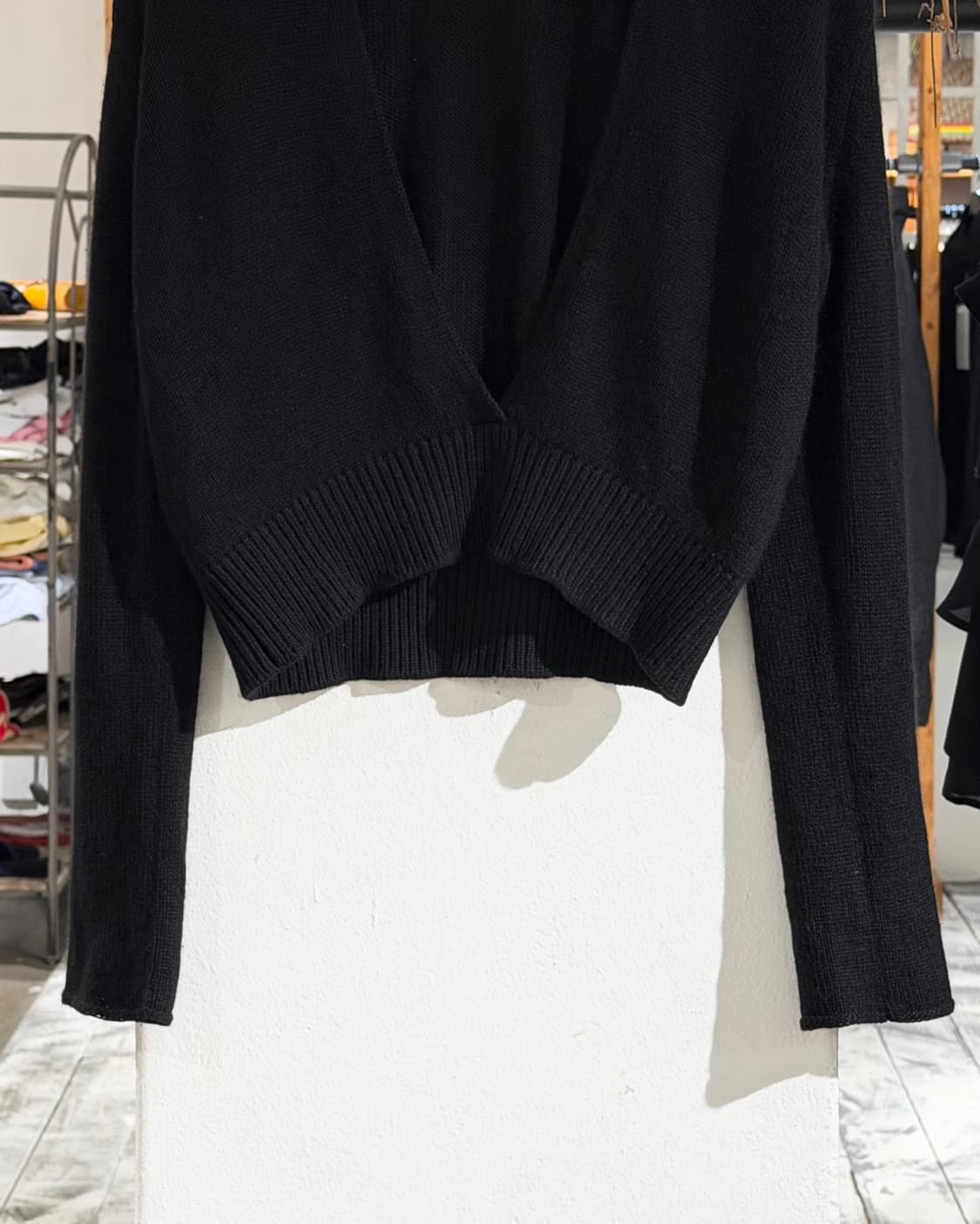 질샌더 블랙 딥 브이넥 캐시미어 니트 롱 슬리브 상품이미지5