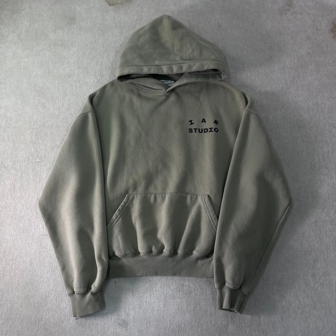 95 아이앱스튜디오 올리브 카키 후드티 상품이미지2