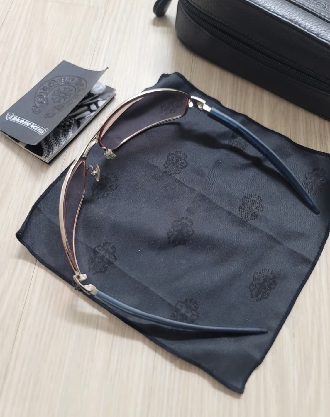 크롬하츠 디스펑츄얼 선글라스 상품이미지2