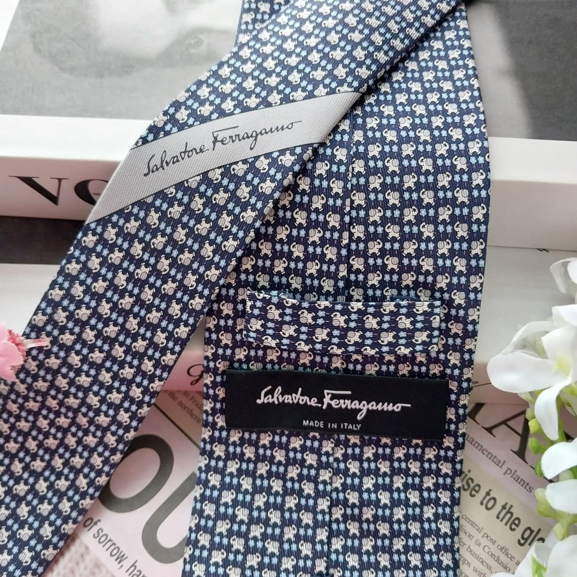 페라가모 실크 네이비 코끼리 패턴 넥타이 8cm 새제품 K1615
 상품이미지6