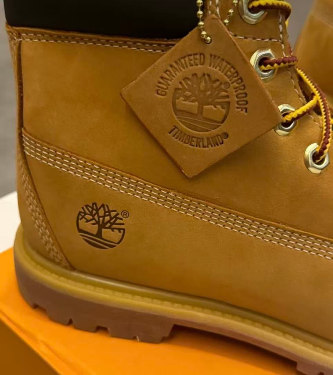 팀버랜드 프리미엄 6인치 워터프루프 부츠 위트 누벅 - 와이드 상품이미지1