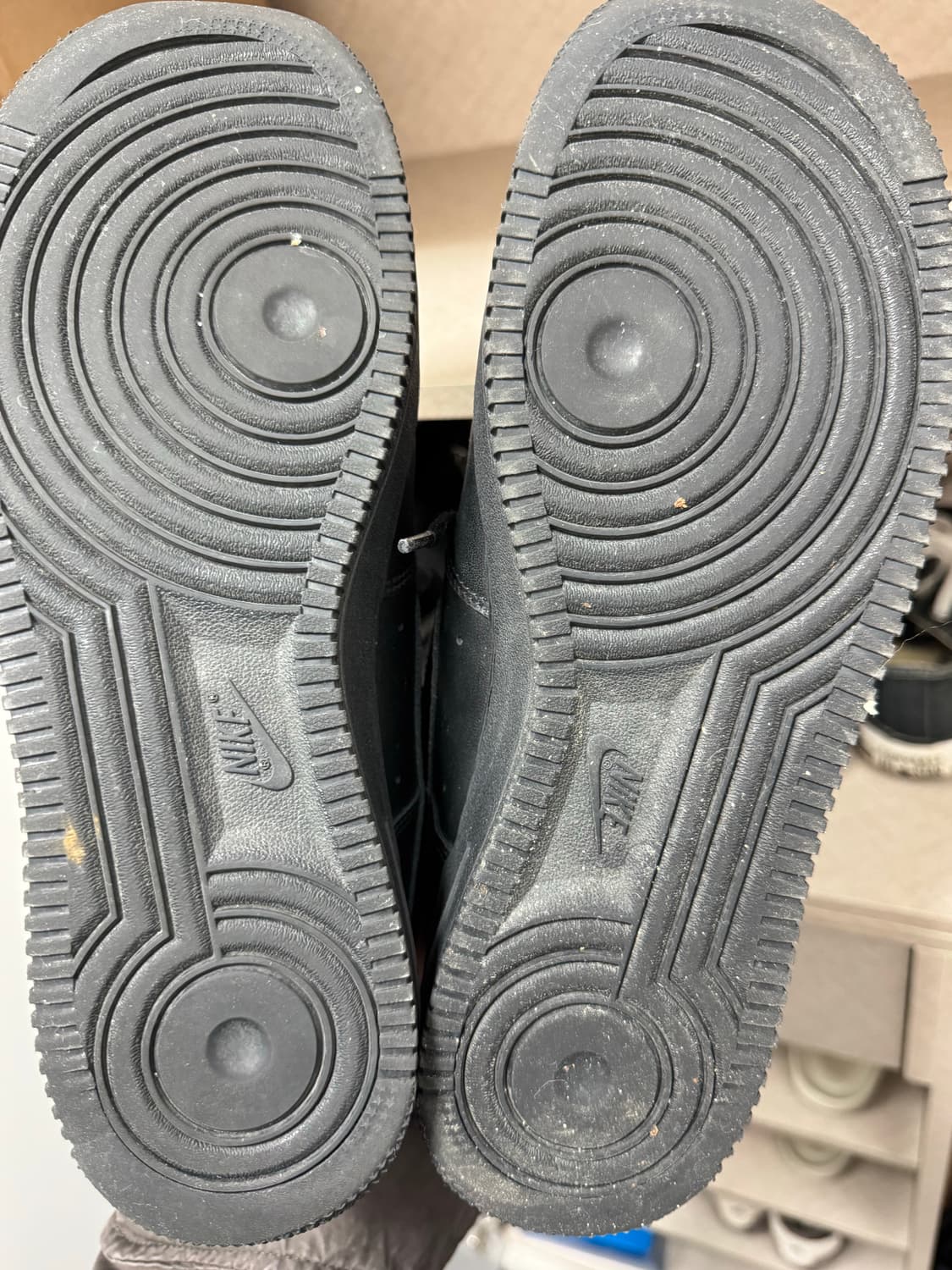 나이키 에어포스1 로우 트리플 블랙 상품이미지3