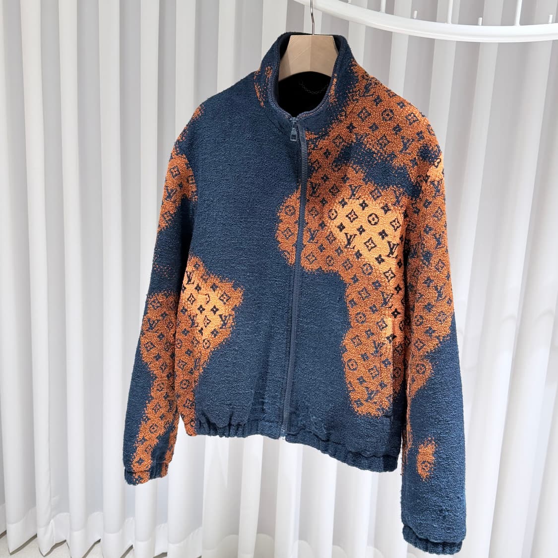 50 / 루이비통 모노그램 울 부클레 지퍼 블루종 상품이미지2