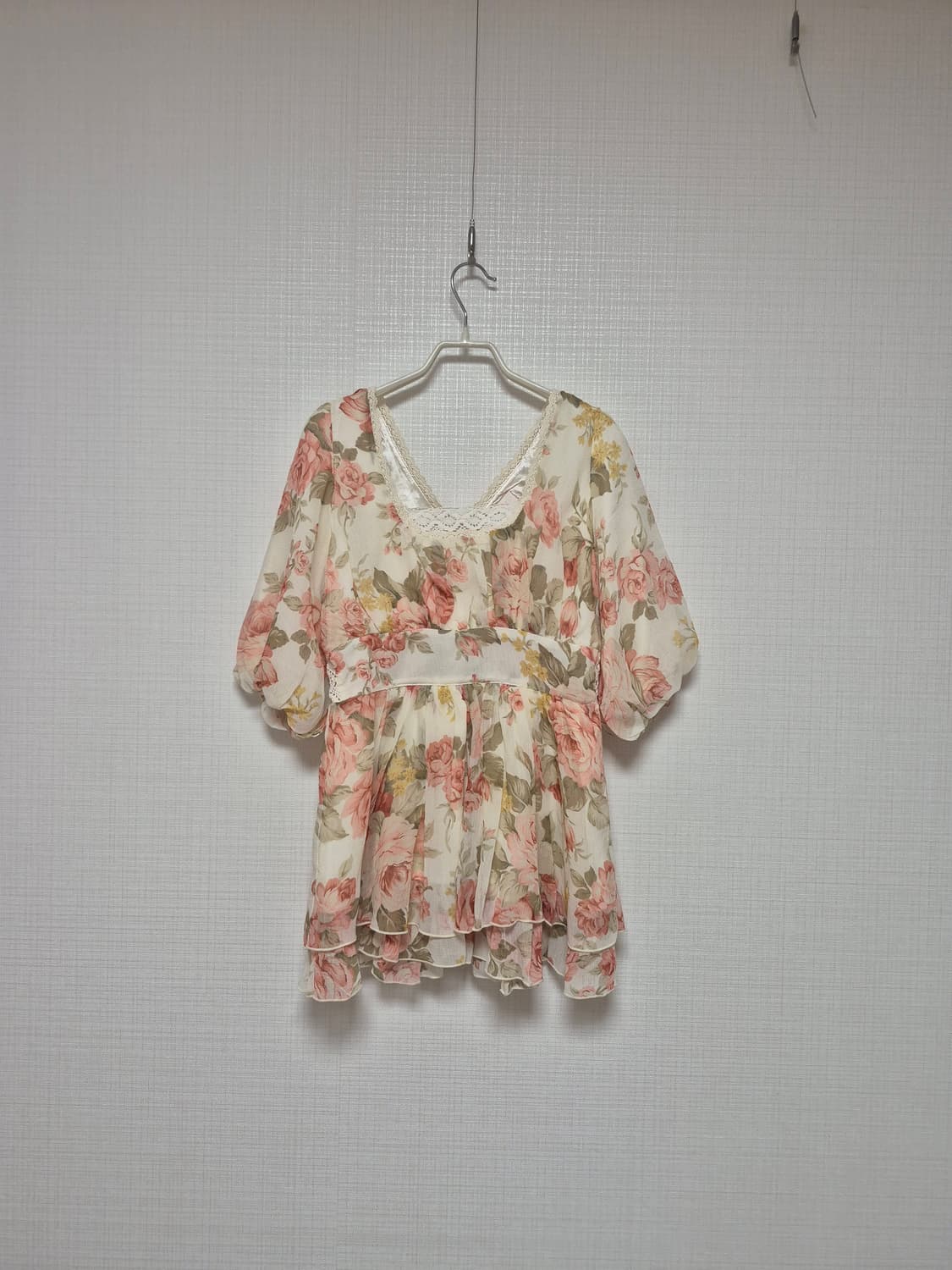 리즈리사 수선품 초고전템 히메갸루 오프플로럴 블라우스 상품이미지1