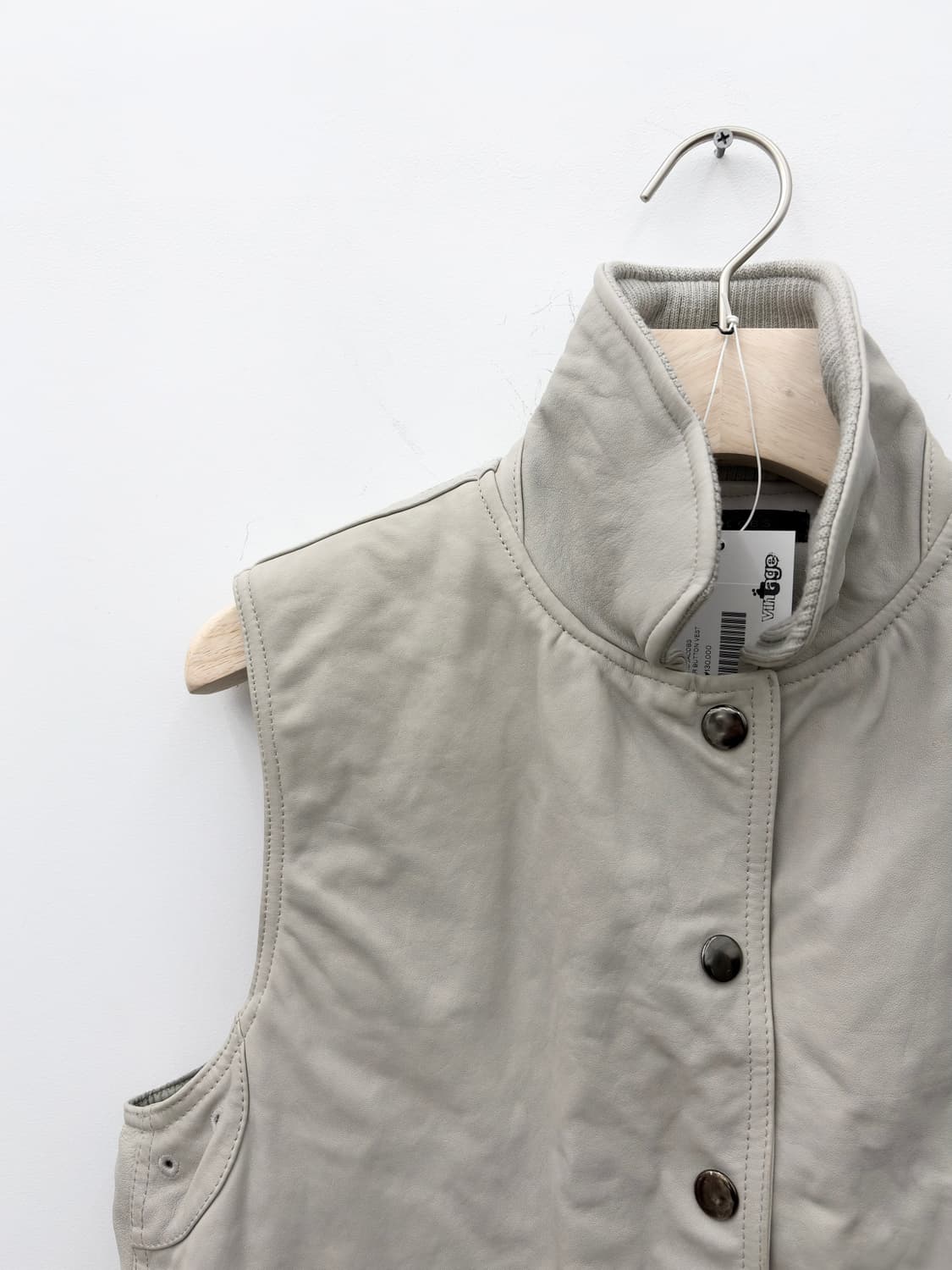 LEATHER BUTTON VEST 상품이미지2