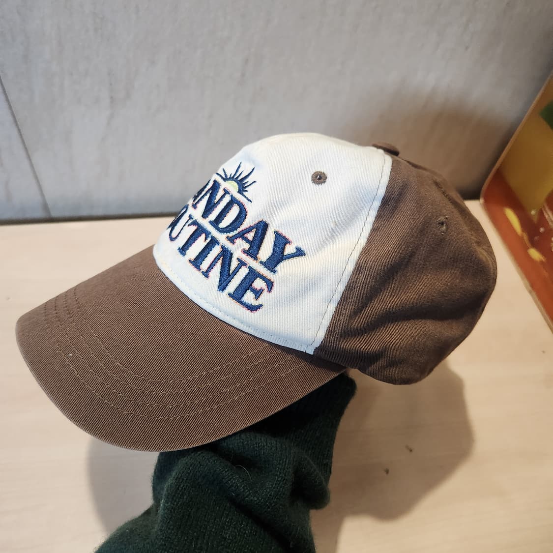 Monday Routine 투톤 캡 🧢 브라운&오프화이트 빈티지 무드 상품이미지4