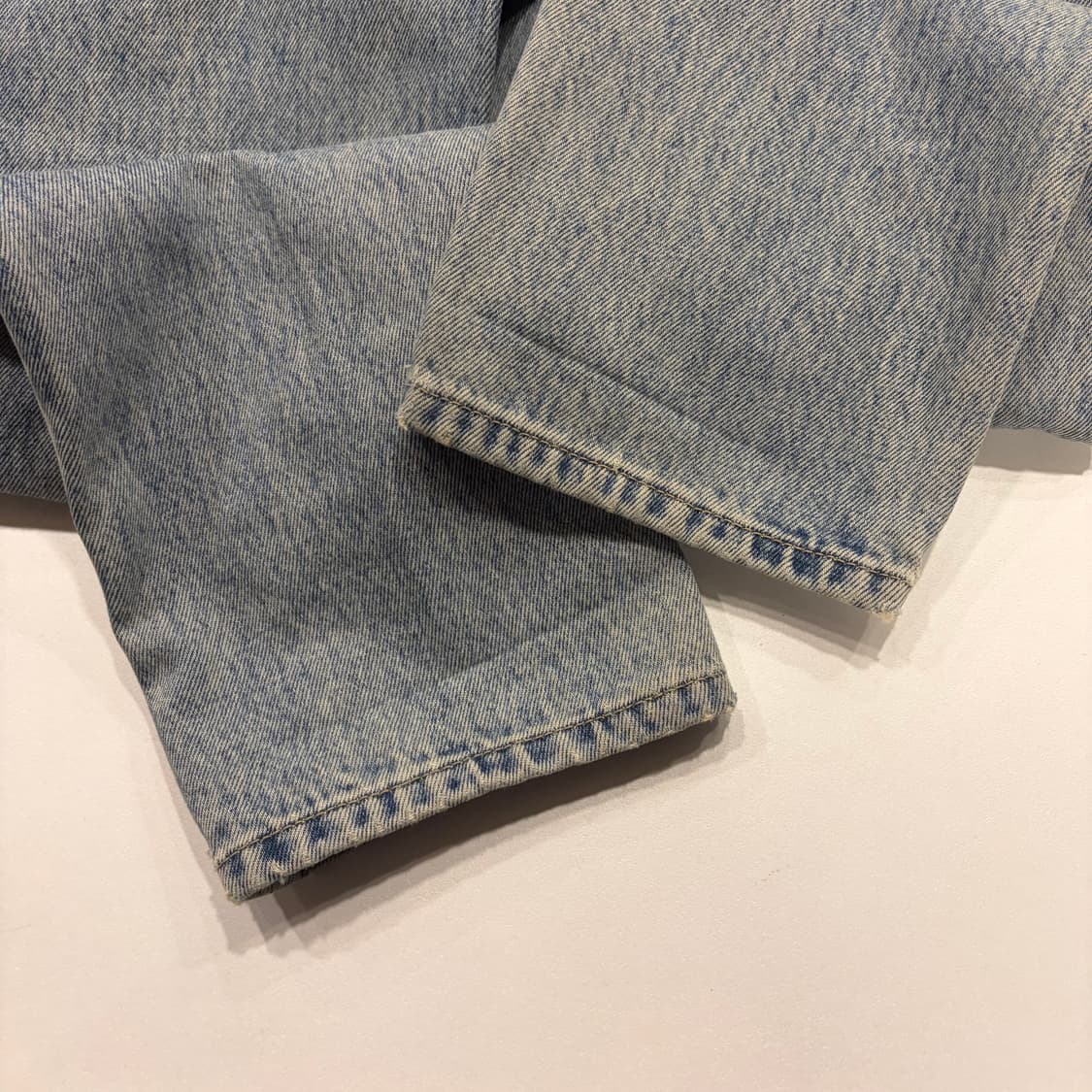 [46] 22s 솔리드옴므 SOLID 엠보 라이트 데님 팬츠 B902 상품이미지5