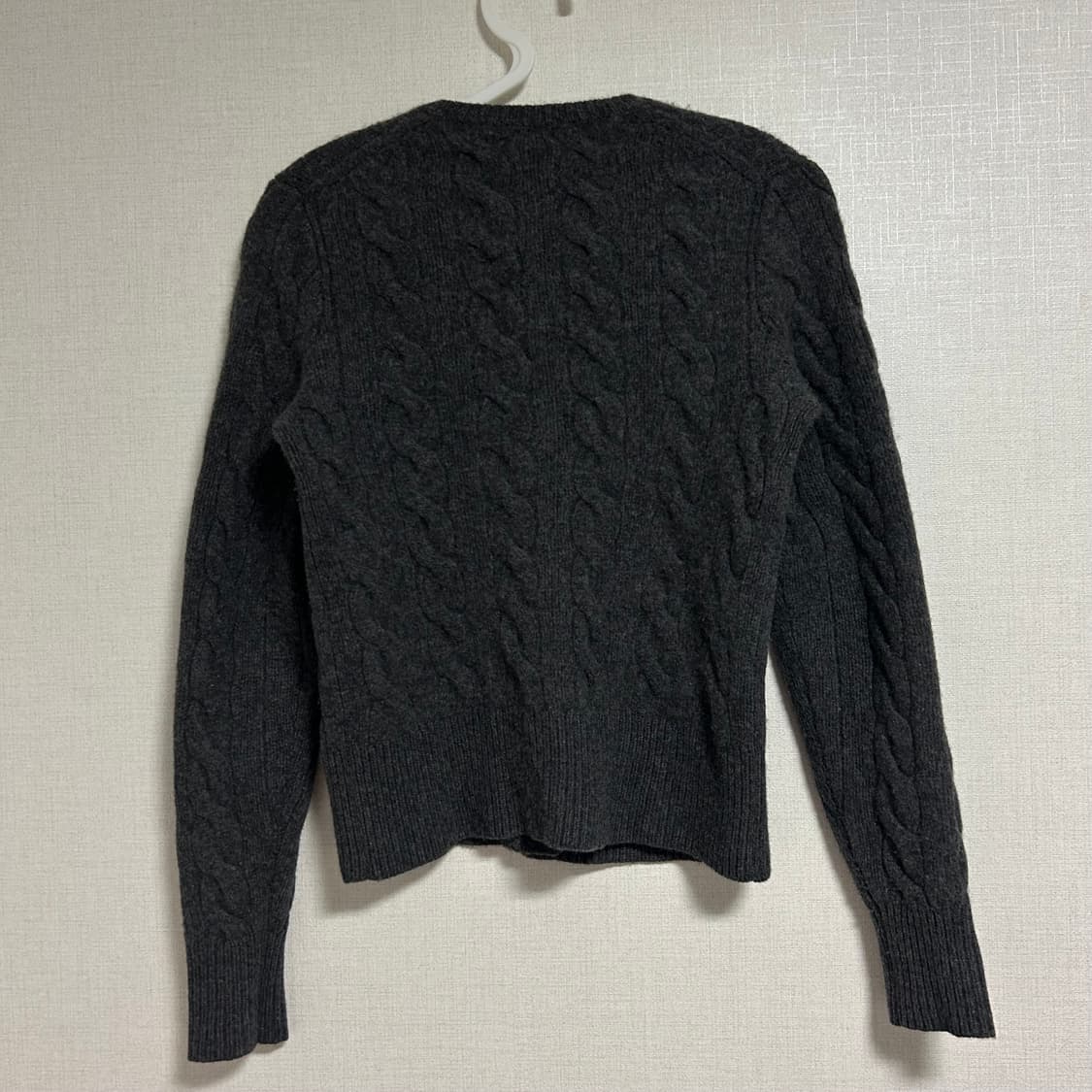 폴로 랄프로렌 신형 큐알 꽈배기 케이블 니트 울 캐시미어 가디건 그레이 상품이미지7