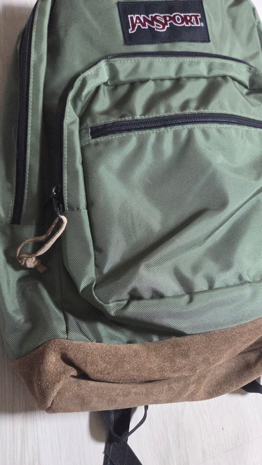 (착샷) 잔스포츠 라이트백 백팩 스웨이드 그린 상품이미지10